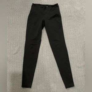 Black mid-rise active leggings